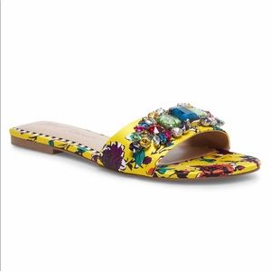 Betsey Johnson Alyssa flat sandals